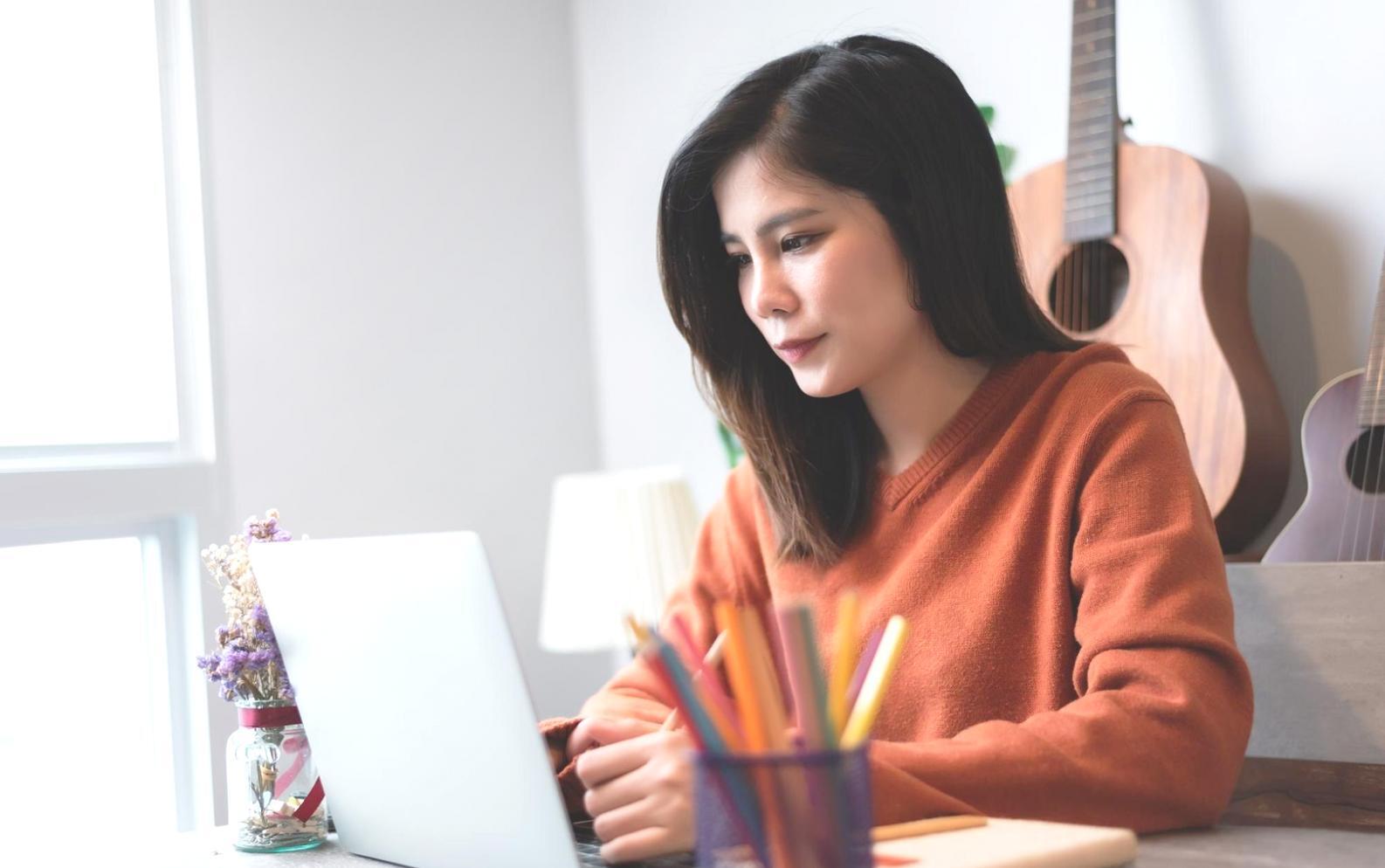 Gemeinsames Lernen und Austausch in einer professionellen Bildungsumgebung
